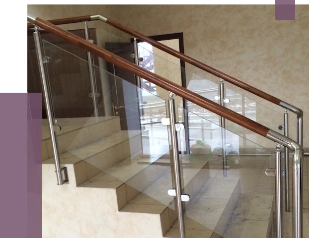 Комбинированные перила из металла и дерева в Благовещенске