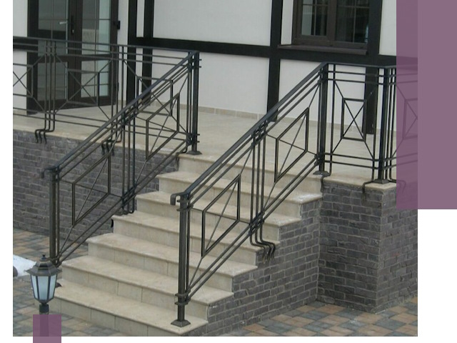 Перила для крыльца в Благовещенске — монтаж, изготовление и установка