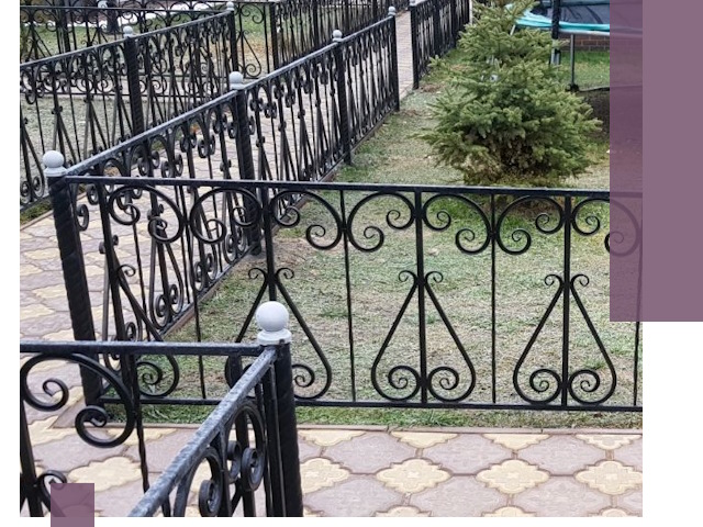 Кованые газонные ограждения под ключ в Благовещенске
